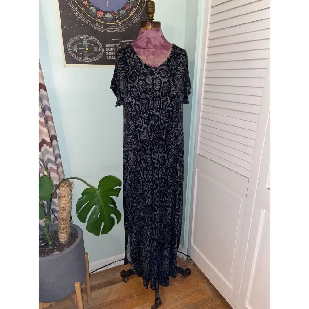 LuLaRoe Black & Gray Snake Print Short Sleeve Maxi Dress - M - Picture 1 of 6
